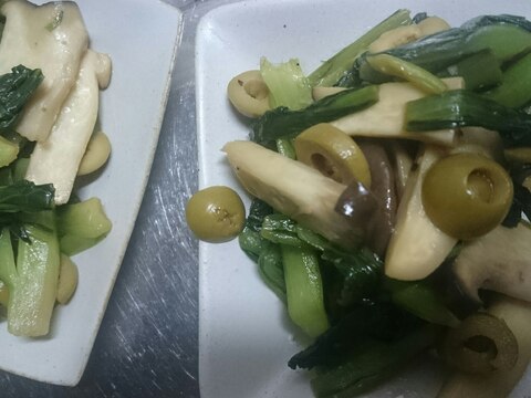 小松菜とオリーブの実の炒め物